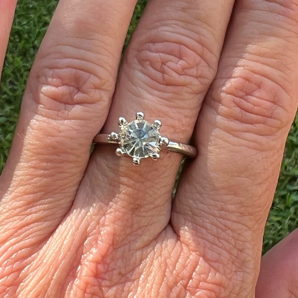 Silver-tone Clear Cubic Zirconia Prong Set Glass Costume Ring 👠